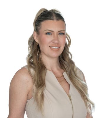 Portrait of Kim Mustafaraj, REALTOR®.